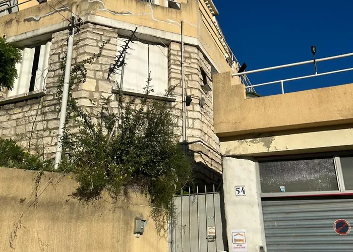Privee Dans 10 Minutes A Pied De La Gare Et Du Centre * Alès