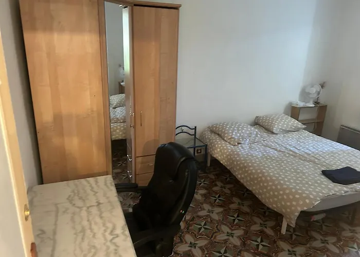Πανσιόν Privee Dans 10 Minutes A Pied De La Gare Et Du Centre